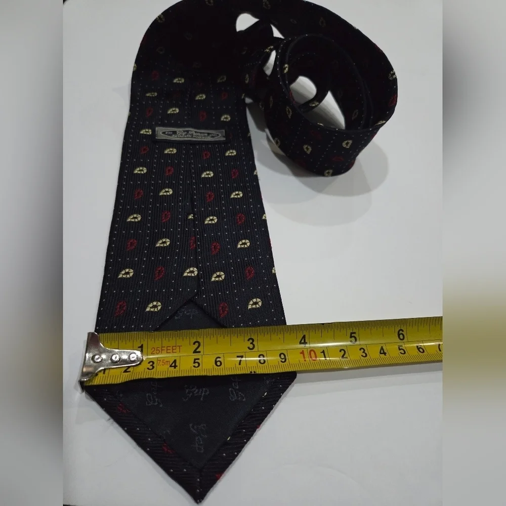 Vtg. Gap Elegant Blue and Gold Men's Tie